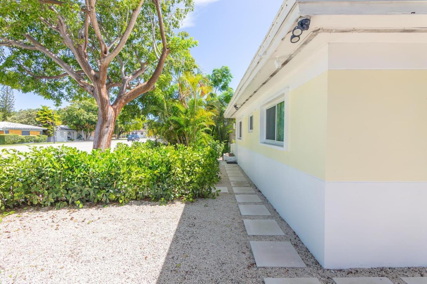 Newly Renovated Stylish Studio In El Portal #2 Miami Dış mekan fotoğraf